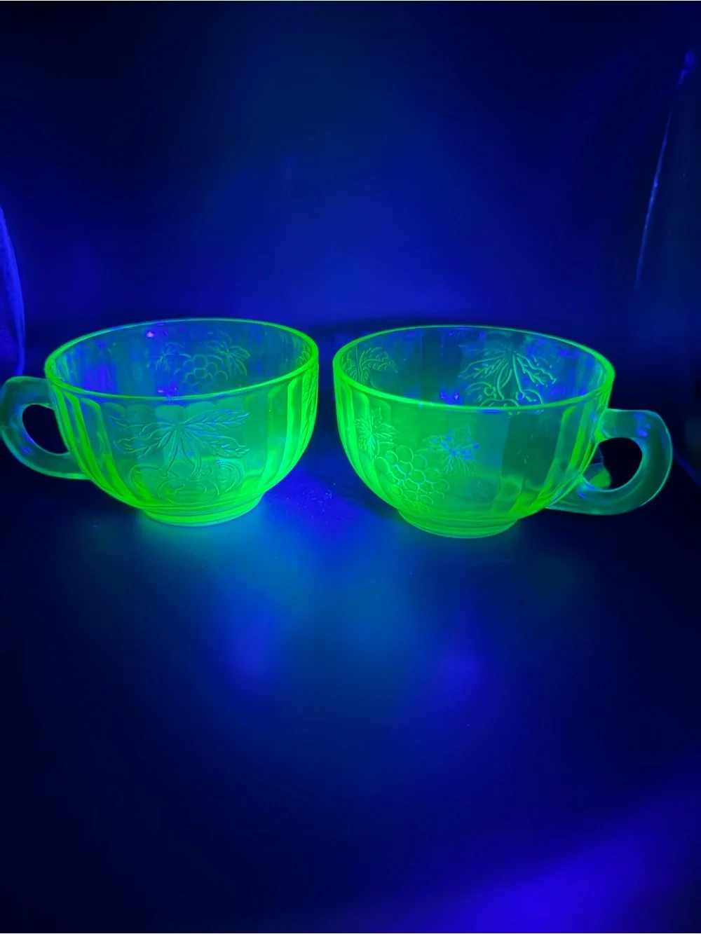 VTG 30’s uranium/depression glass teacups